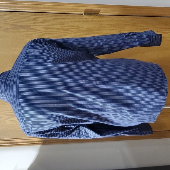 Hugo boss navy blue pin striped dress shirt excellent condition - Picture 4 of 9